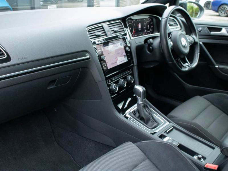 Volkswagen Golf   Registered:2019(19)