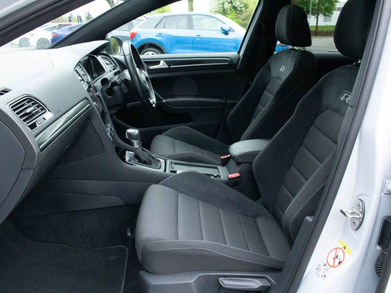 Volkswagen Golf   Registered:2019(19)