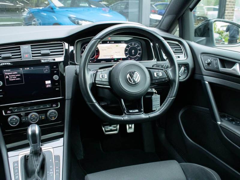 Volkswagen Golf   Registered:2019(19)