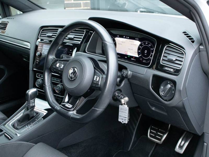 Volkswagen Golf   Registered:2019(19)