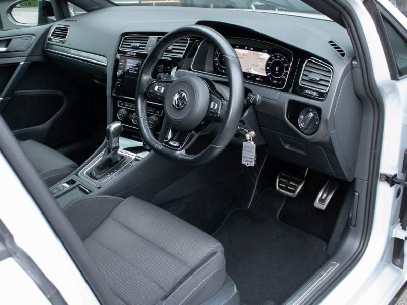 Volkswagen Golf   Registered:2019(19)