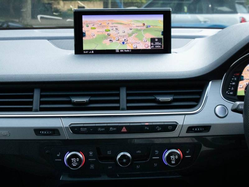 Audi Q7   Registered:2019(69)