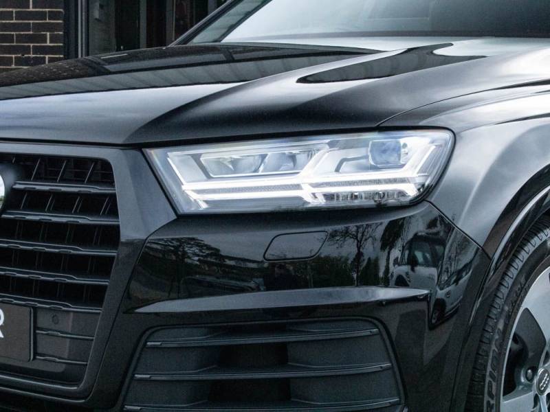 Audi Q7   Registered:2019(69)