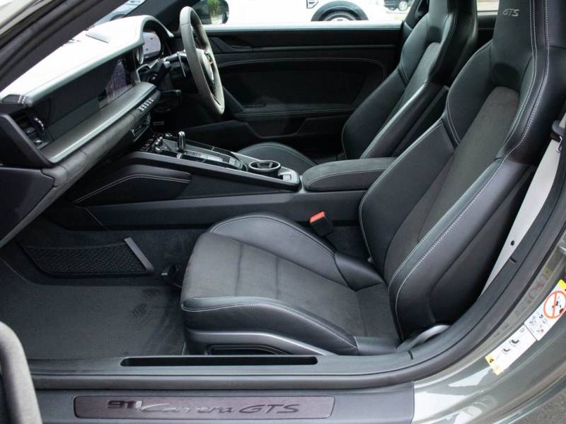 Porsche 911   Registered:2022(22)