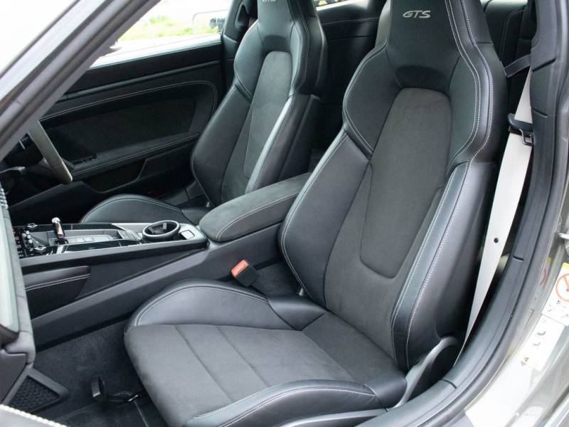 Porsche 911   Registered:2022(22)