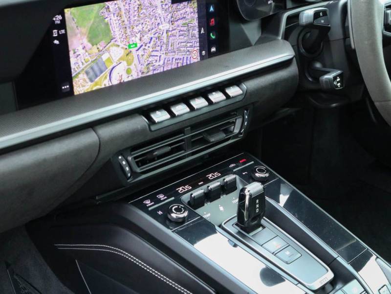 Porsche 911   Registered:2022(22)