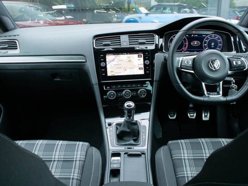 Volkswagen Golf   Registered:2017(67)