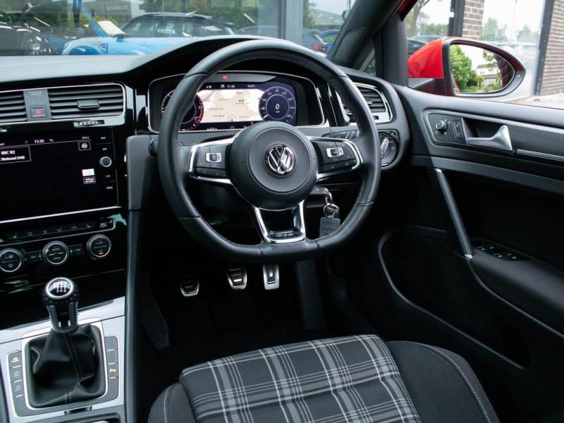 Volkswagen Golf   Registered:2017(67)