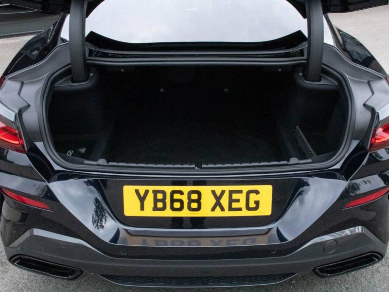 BMW 8 Series   Registered:2018(68)