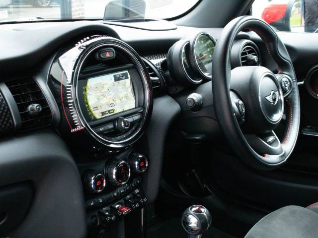 2018 Mini John Cooper Works 2.0 John Cooper Works JCW 3 door Manual 231ps