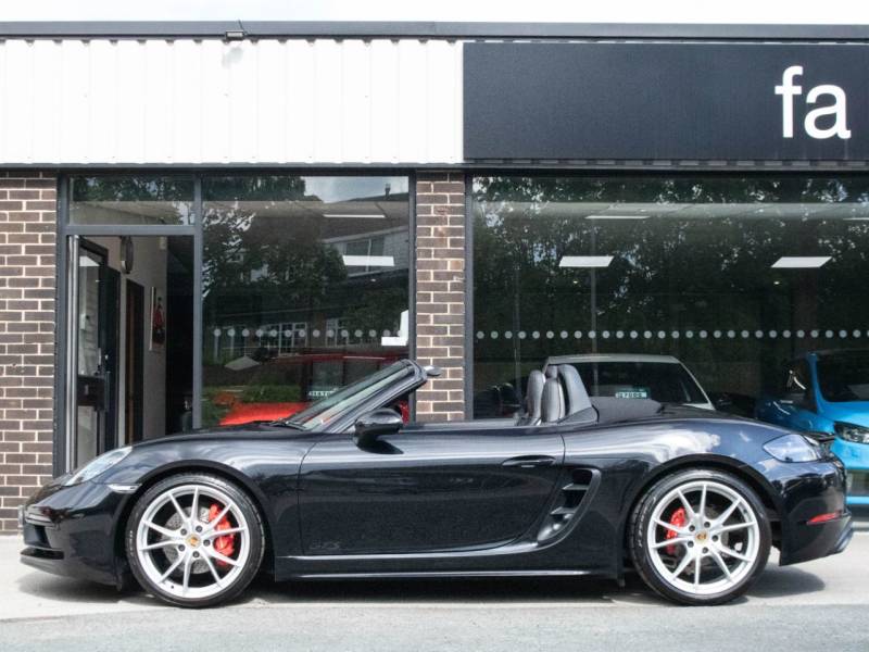 Porsche Boxster 718   Registered:2018(68)