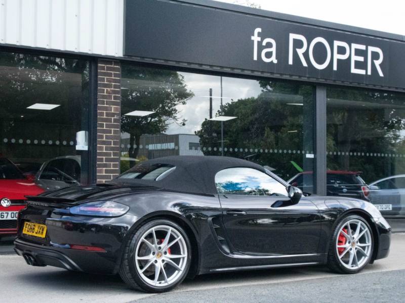 Porsche Boxster 718   Registered:2018(68)