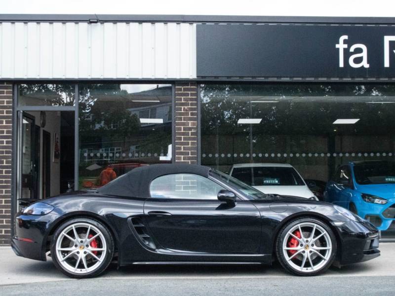 Porsche Boxster 718   Registered:2018(68)