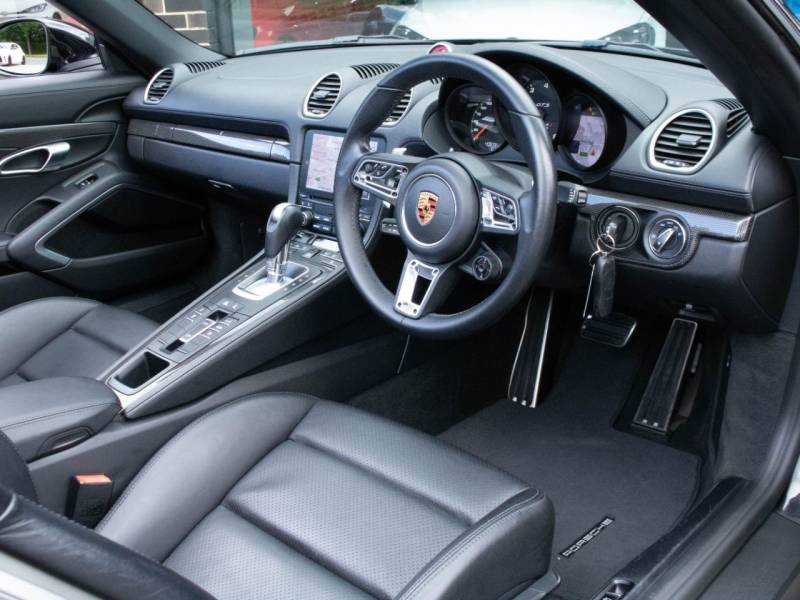 Porsche Boxster 718   Registered:2018(68)