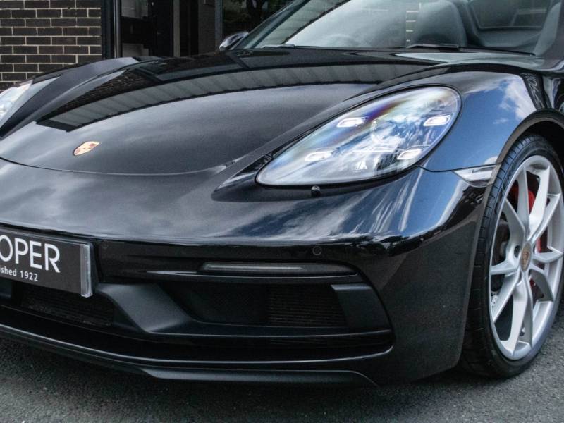 Porsche Boxster 718   Registered:2018(68)