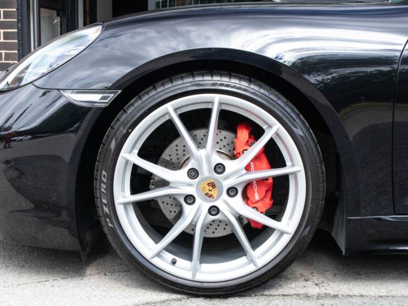 Porsche Boxster 718   Registered:2018(68)