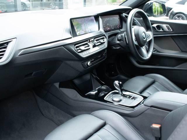 2022 BMW 1 Series 2.0 M135i xDrive Auto 306ps