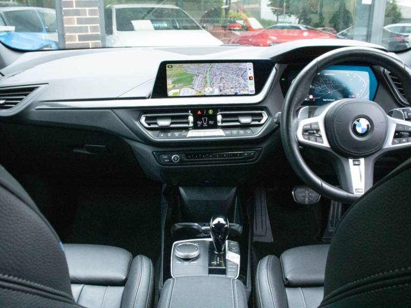 BMW 1 Series   Registered:2022(22)