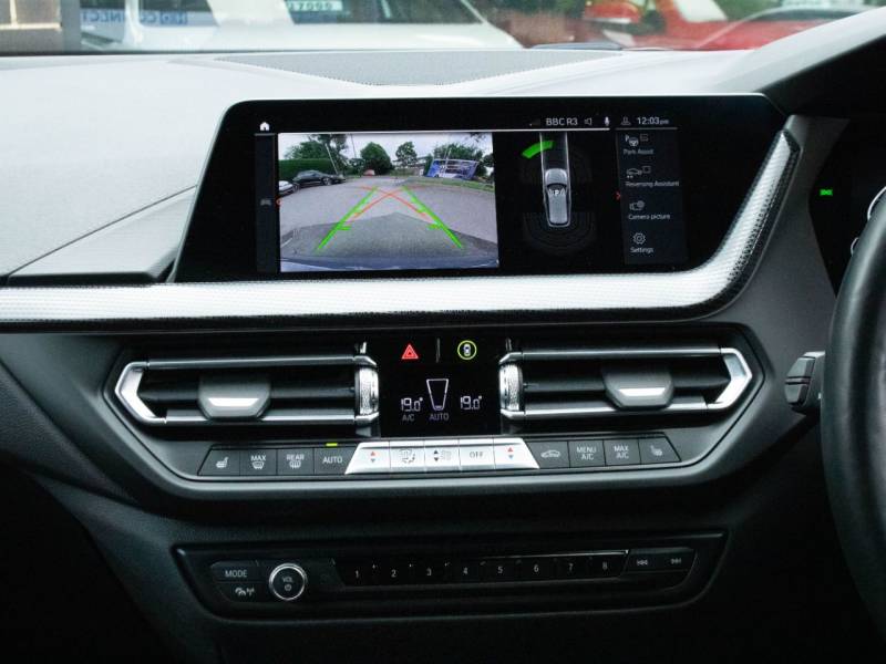 BMW 1 Series   Registered:2022(22)