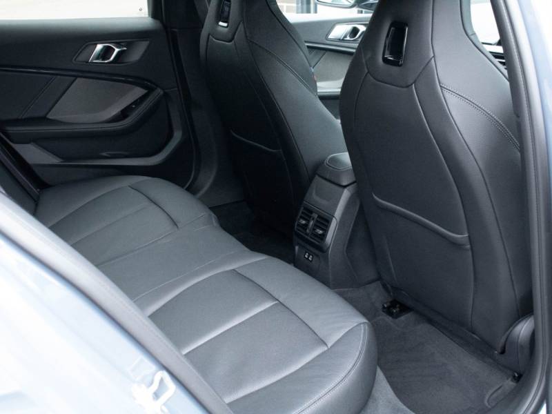 BMW 1 Series   Registered:2022(22)