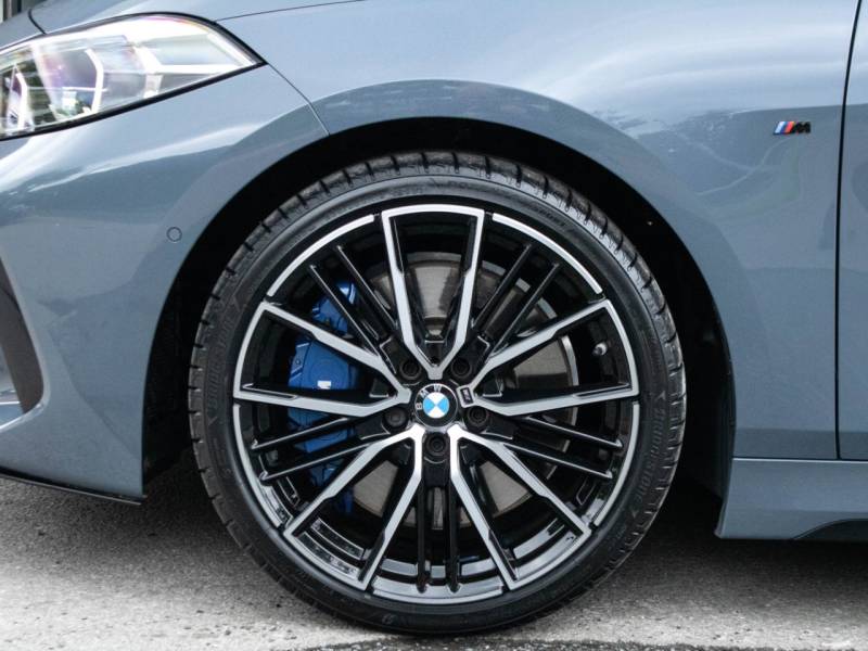 BMW 1 Series   Registered:2022(22)