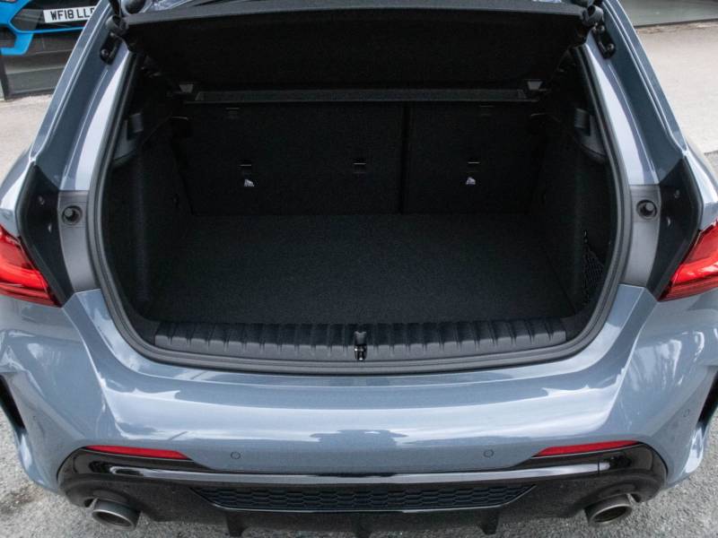 BMW 1 Series   Registered:2022(22)