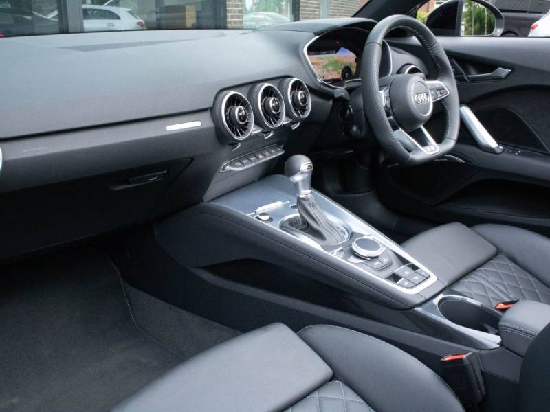 Audi TT RoaDSter   Registered:2023(73)