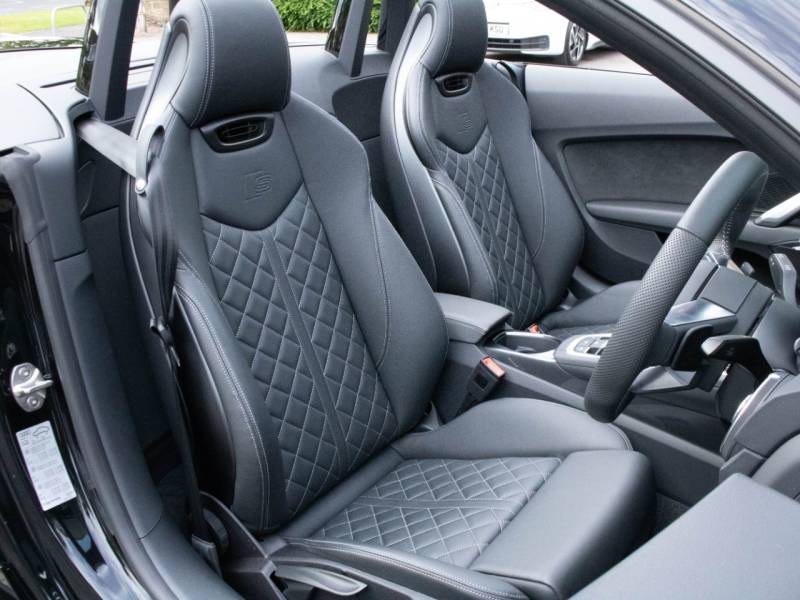 Audi TT RoaDSter   Registered:2023(73)