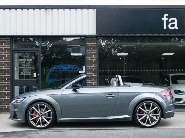 2017 Audi TTS Roadster 2.0T FSI quattro Black Edition S tronic 310ps