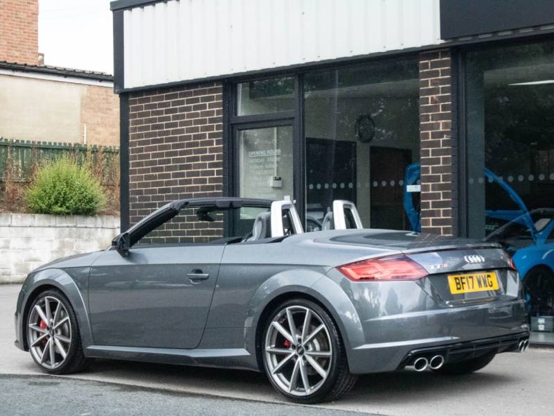 Audi TTS RoaDSter   Registered:2017(17)