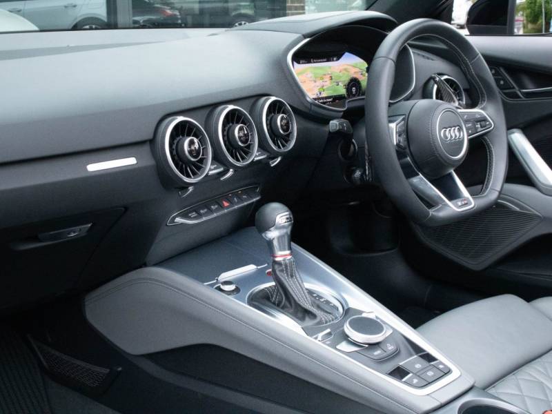 Audi TTS RoaDSter   Registered:2017(17)