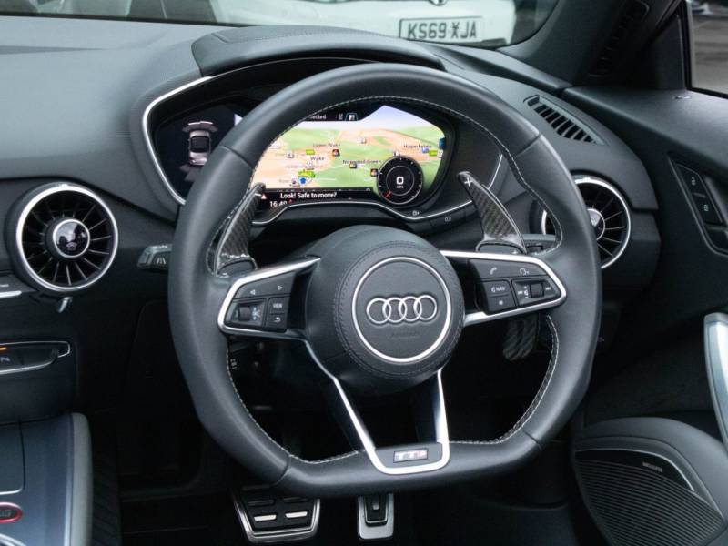 Audi TTS RoaDSter   Registered:2017(17)