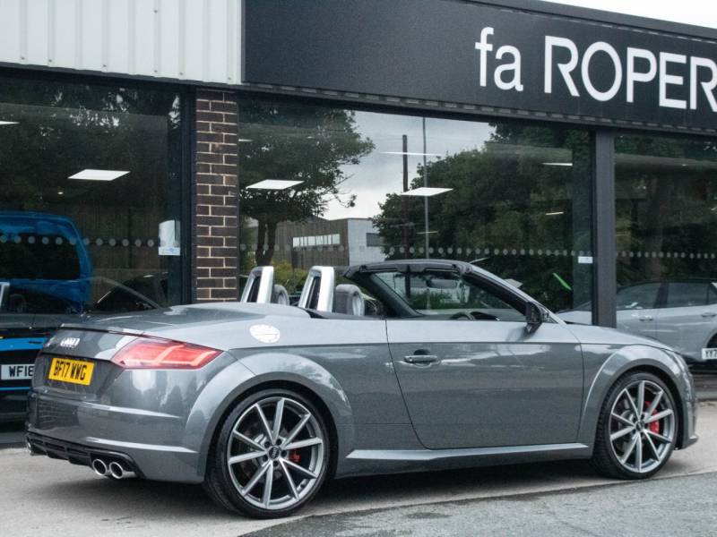 Audi TTS RoaDSter   Registered:2017(17)
