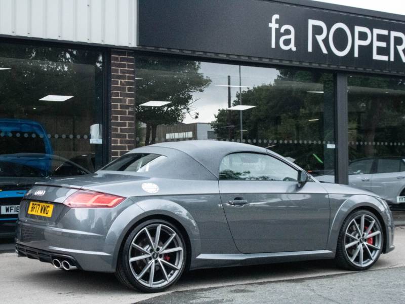 Audi TTS RoaDSter   Registered:2017(17)