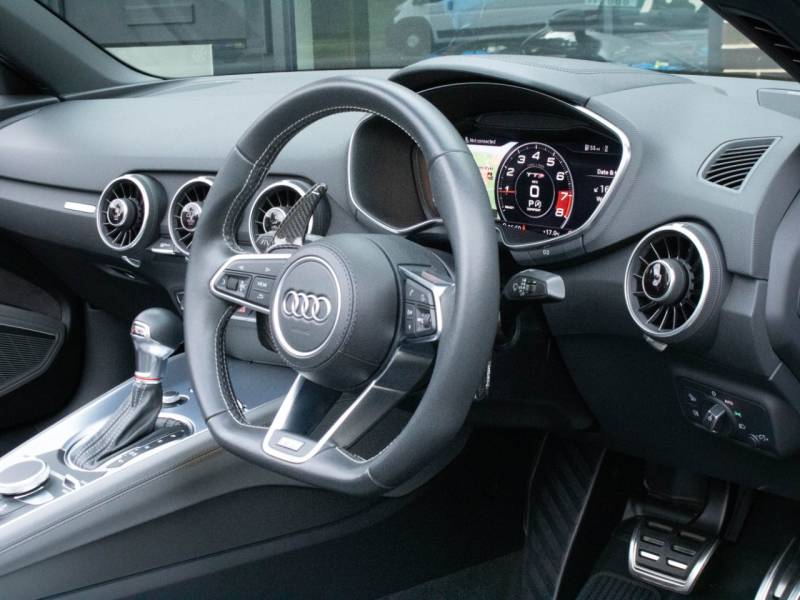 Audi TTS RoaDSter   Registered:2017(17)