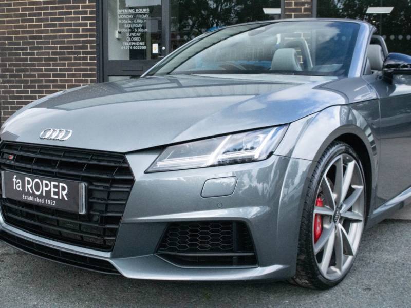 Audi TTS RoaDSter   Registered:2017(17)