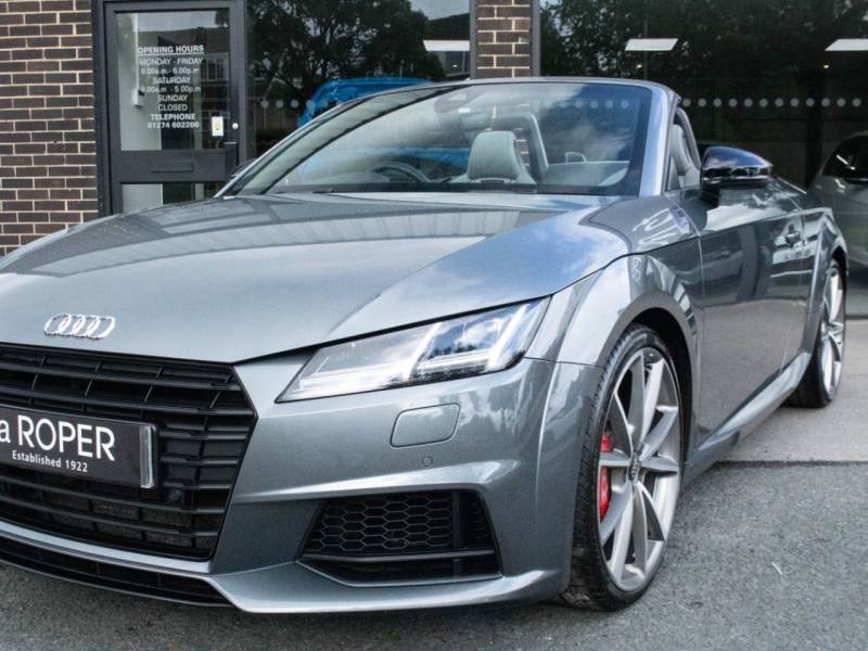 Audi TTS RoaDSter   Registered:2017(17)