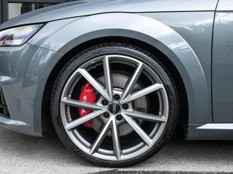 Audi TTS RoaDSter   Registered:2017(17)