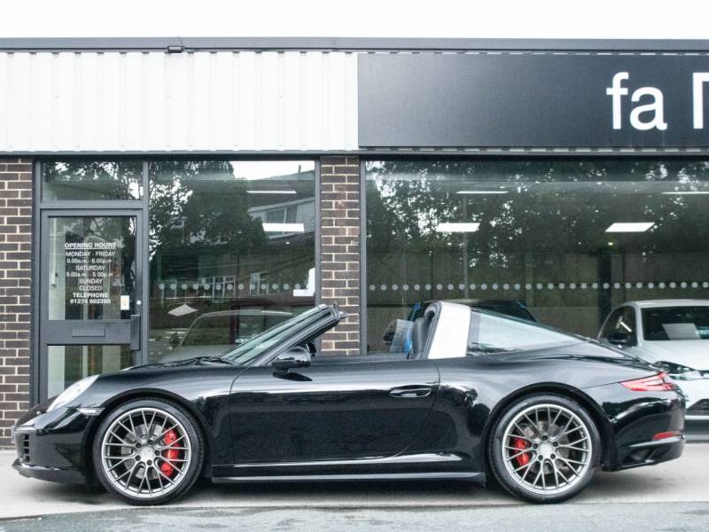 Porsche 911   Registered:2017(66)