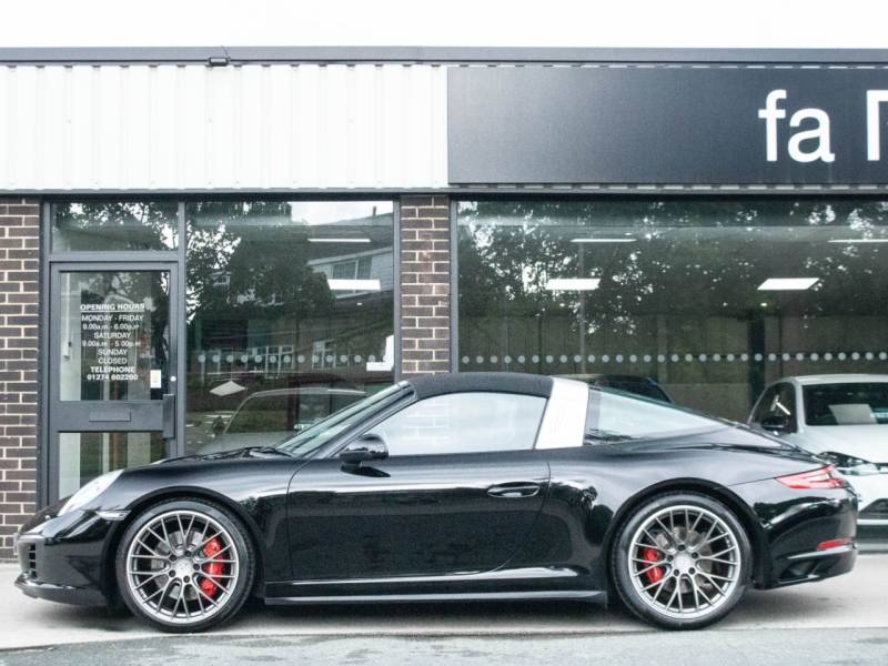 Porsche 911   Registered:2017(66)