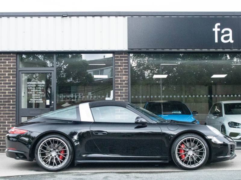 Porsche 911   Registered:2017(66)