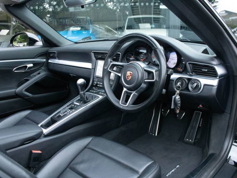 Porsche 911   Registered:2017(66)