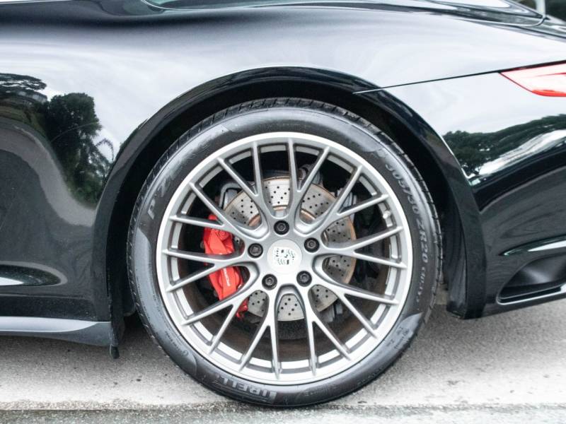 Porsche 911   Registered:2017(66)