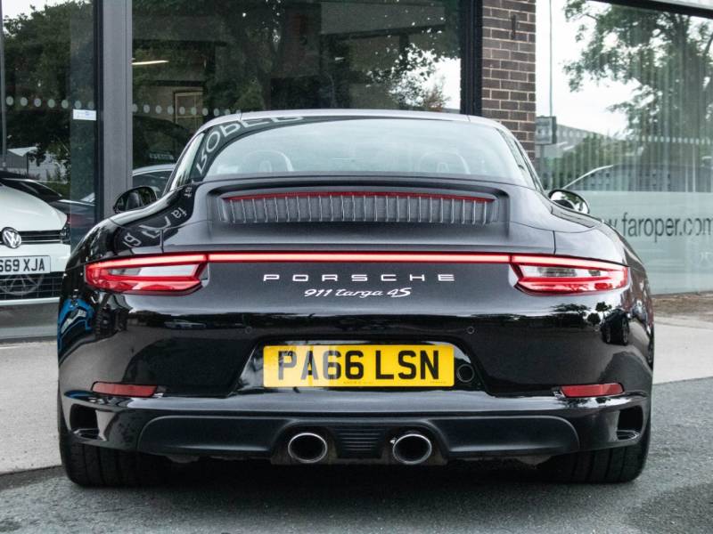 Porsche 911   Registered:2017(66)