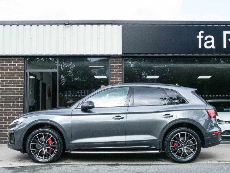 Audi Q5   Registered:2022(72)