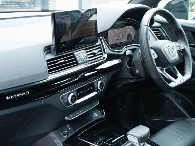 Audi Q5   Registered:2022(72)