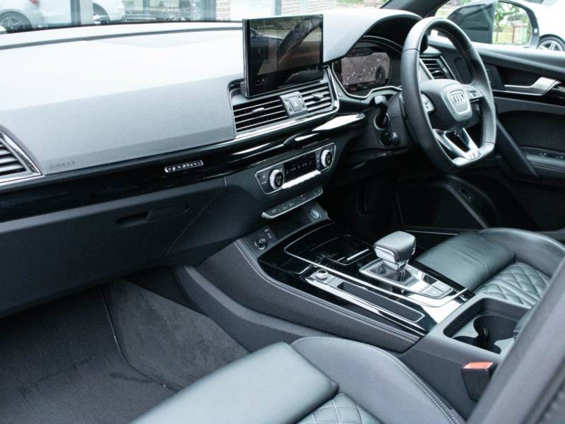 Audi Q5   Registered:2022(72)