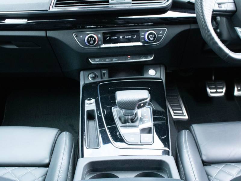 Audi Q5   Registered:2022(72)