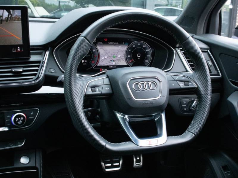 Audi Q5   Registered:2022(72)