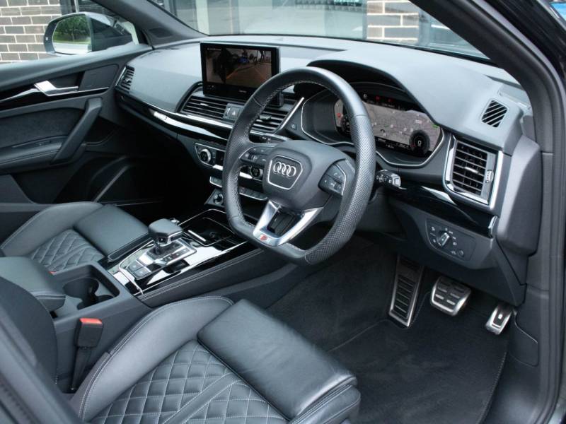 Audi Q5   Registered:2022(72)